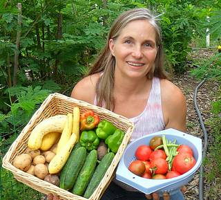 Marjory-wildcraft-holding-veggies1
